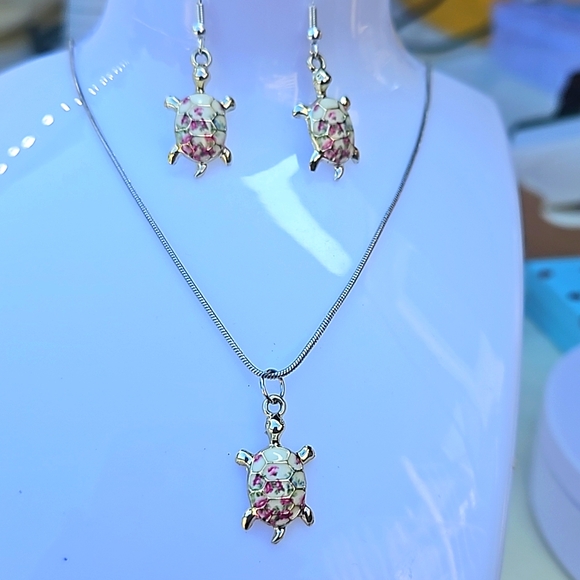 Turtles In Flowers, Pendant, and Matching Earrings. - Picture 2 of 6